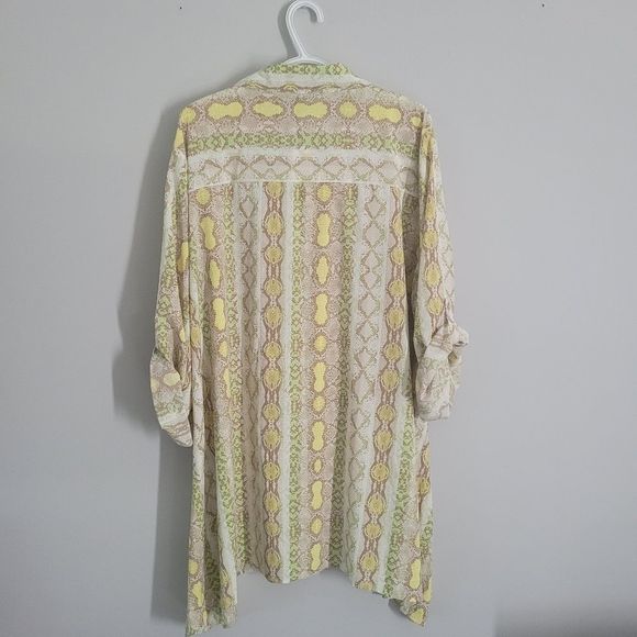 COPY - NWT -Snake print button up blouse/tunic - Picture 3 of 8
